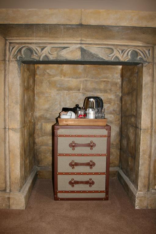 Stuart House Boutique Bedrooms Stow-on-the-Wold Екстериор снимка